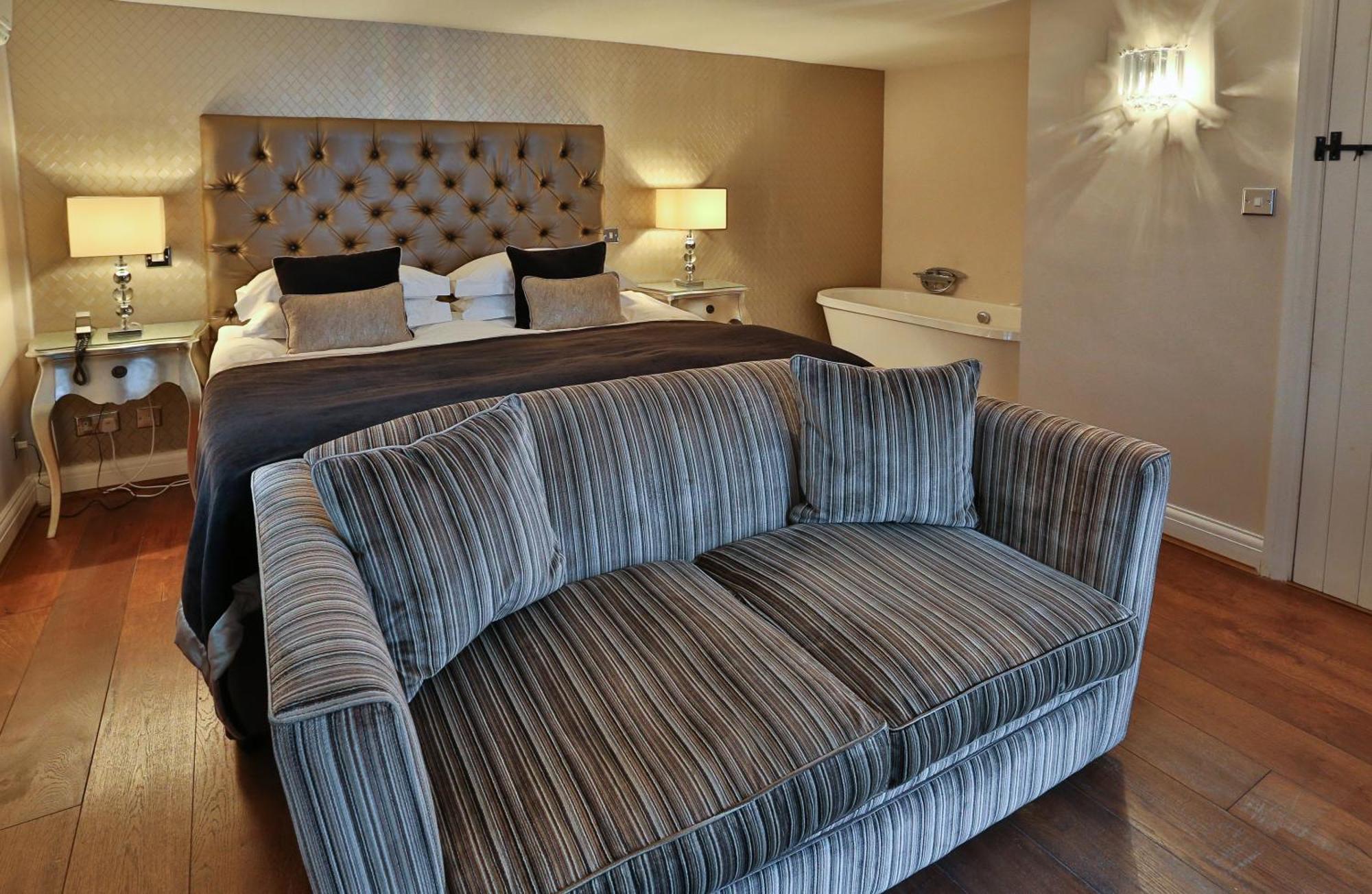 The On The 4* Cookham Dean